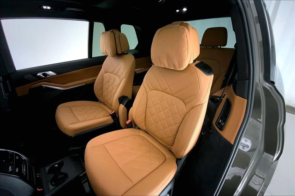 Used 2026 BMW X7 xDrive40i image 14