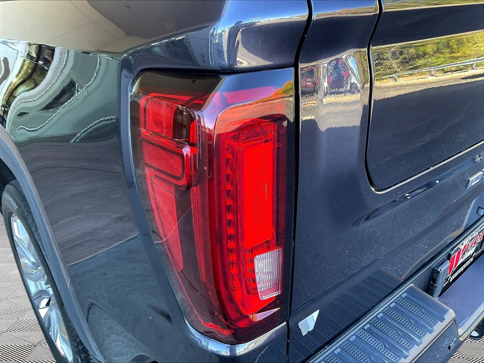 Used 2024 GMC Sierra 1500 Denali w/ Denali Reserve Package AWD/4WD image 24