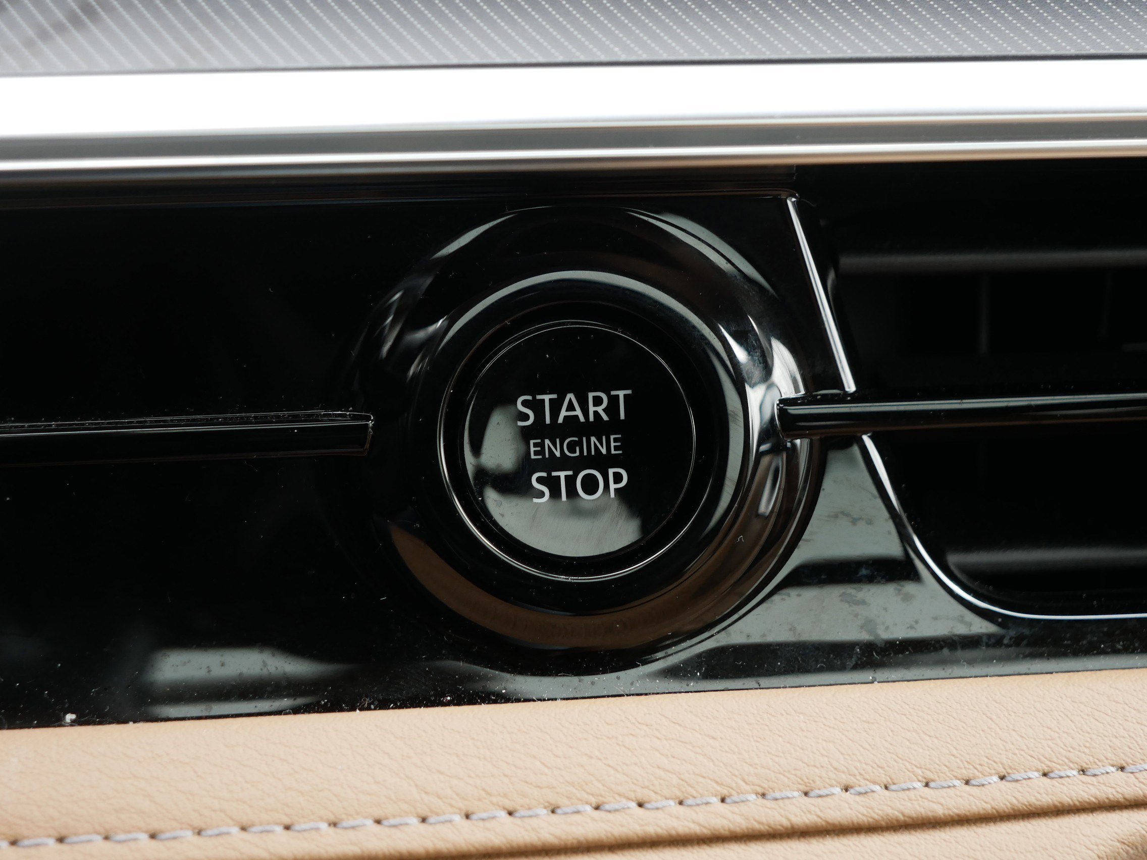 Certified 2025 INFINITI QX80 Luxe image 29