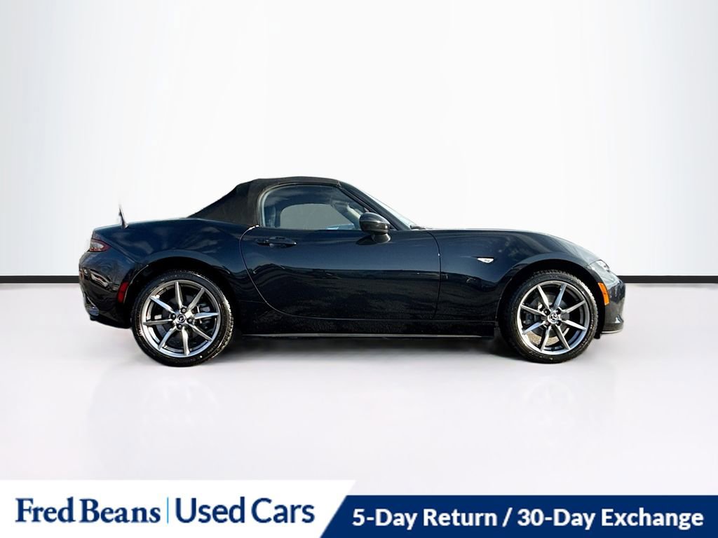 Used 2022 MAZDA MX-5 Miata Grand Touring w/ Weather Package image 9