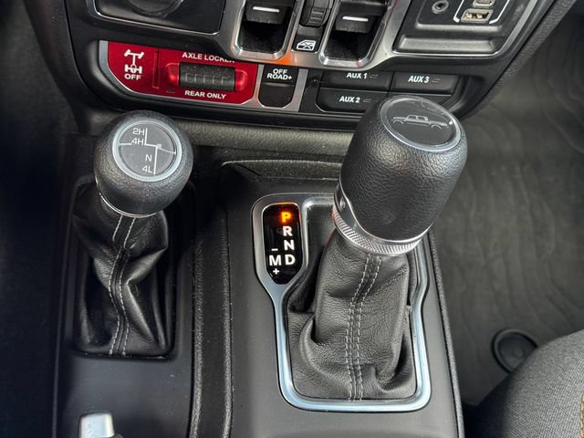 Certified 2025 Jeep Gladiator Mojave AWD/4WD image 38