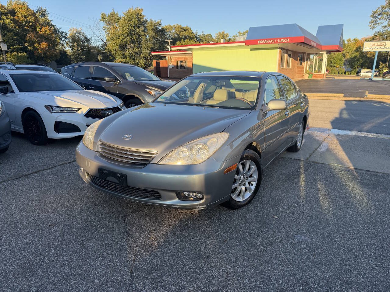 Used 2002 Lexus ES 330 FWD image 2