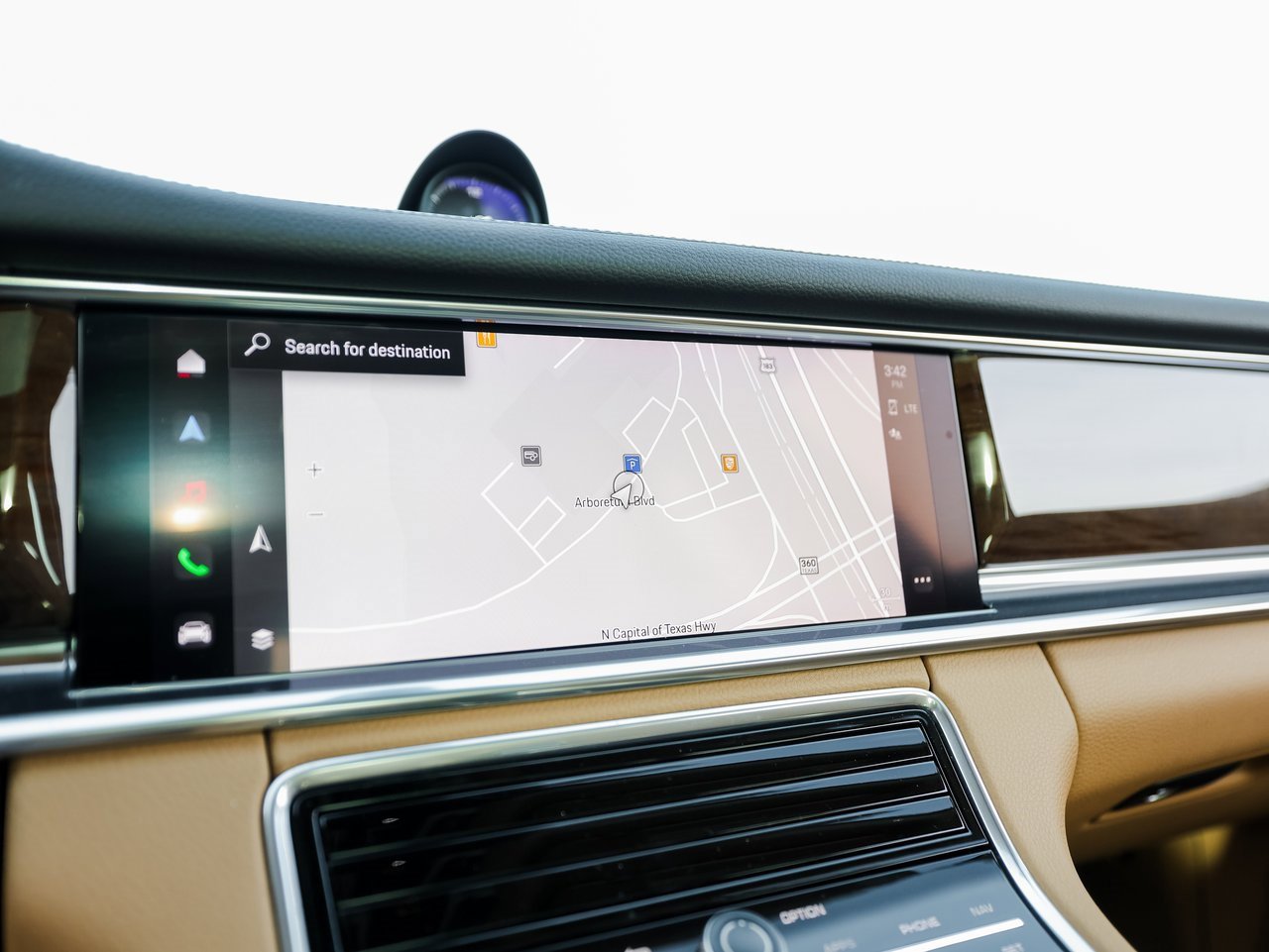 Certified 2023 Porsche Panamera Platinum Edition image 18