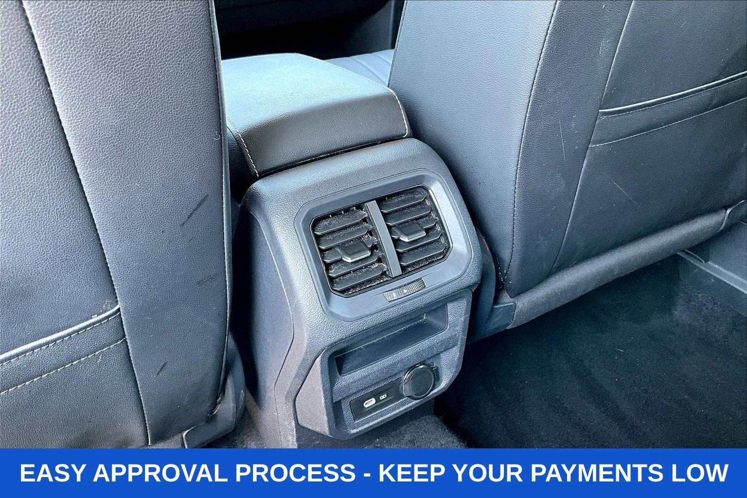 Used 2024 Volkswagen Tiguan SE image 12