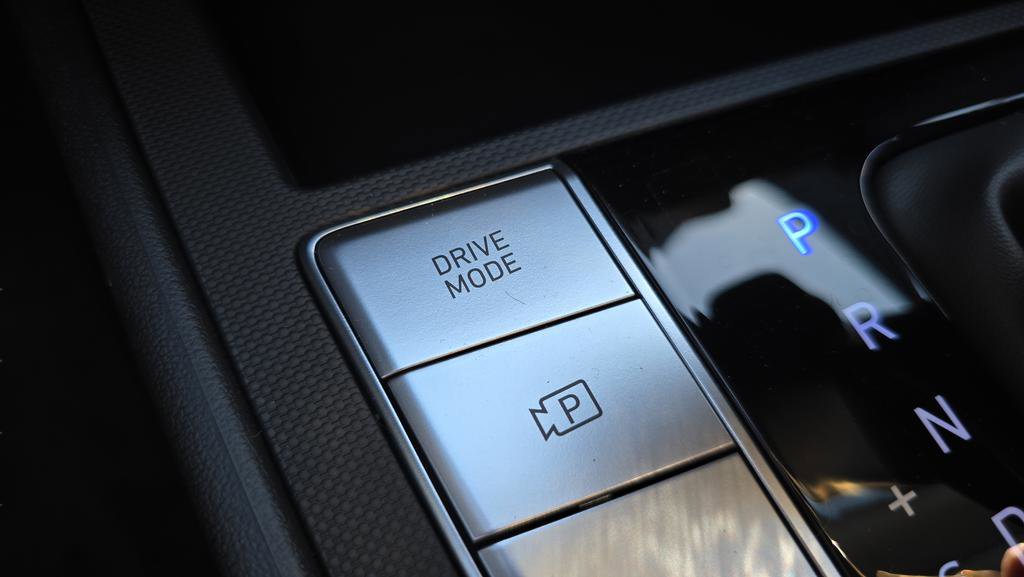 New 2026 Hyundai Elantra SE FWD image 32