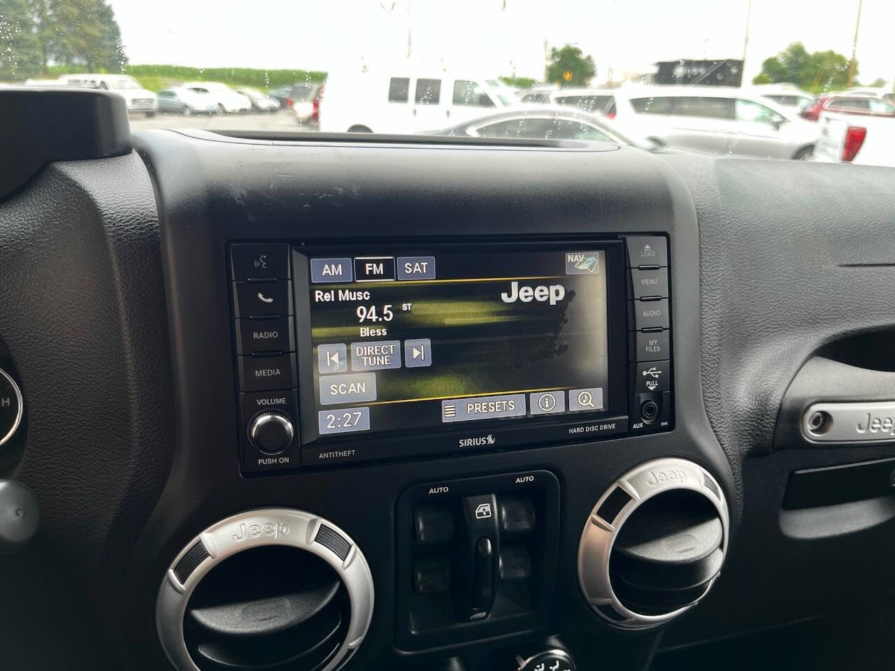 Used 2015 Jeep Wrangler Unlimited Rubicon w/ Dual Top Group image 19