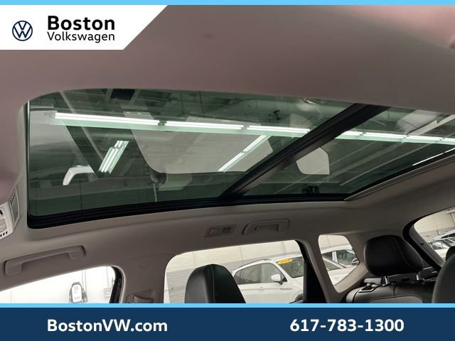 Used 2023 Volkswagen Taos SEL image 25