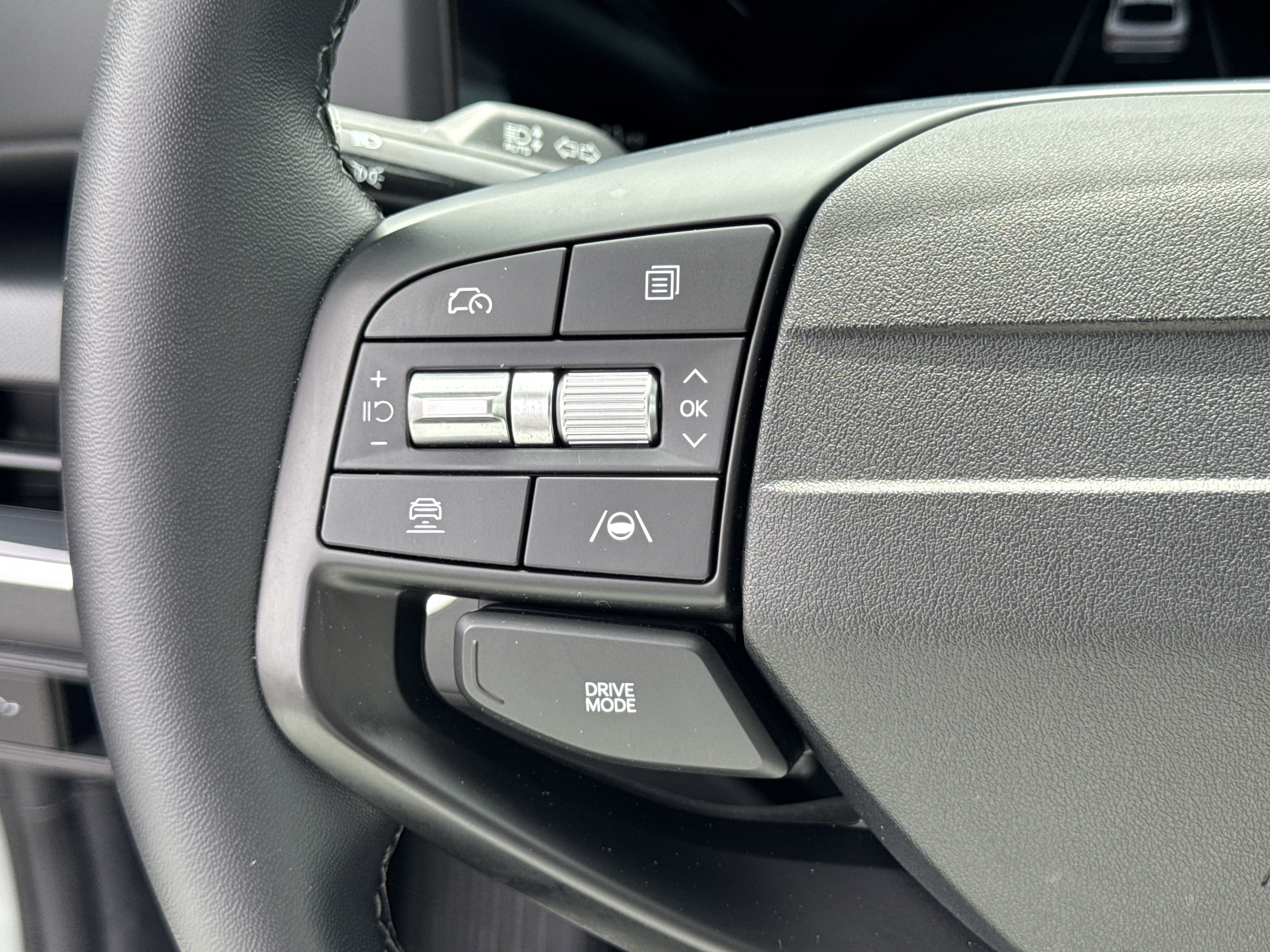 Certified 2025 Kia K4 EX image 25