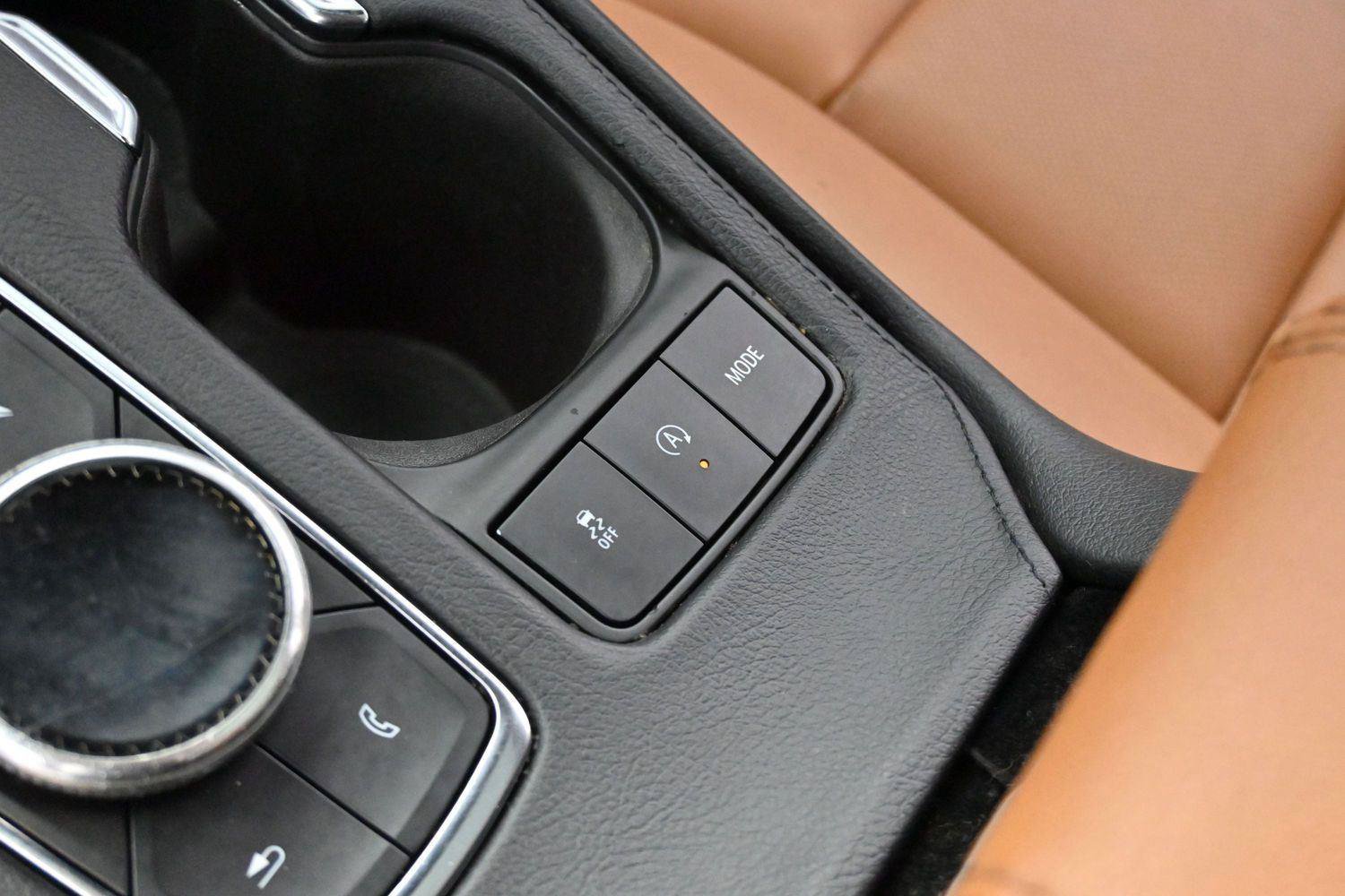 Certified 2022 Cadillac XT4 Premium Luxury w/ Enhanced Visibility Package AWD/4WD image 22