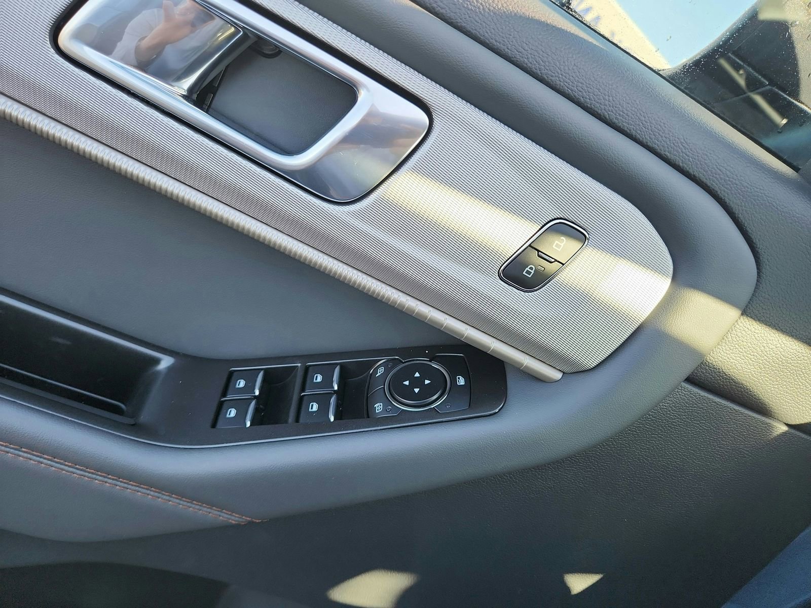 New 2026 Ford Explorer Active image 21