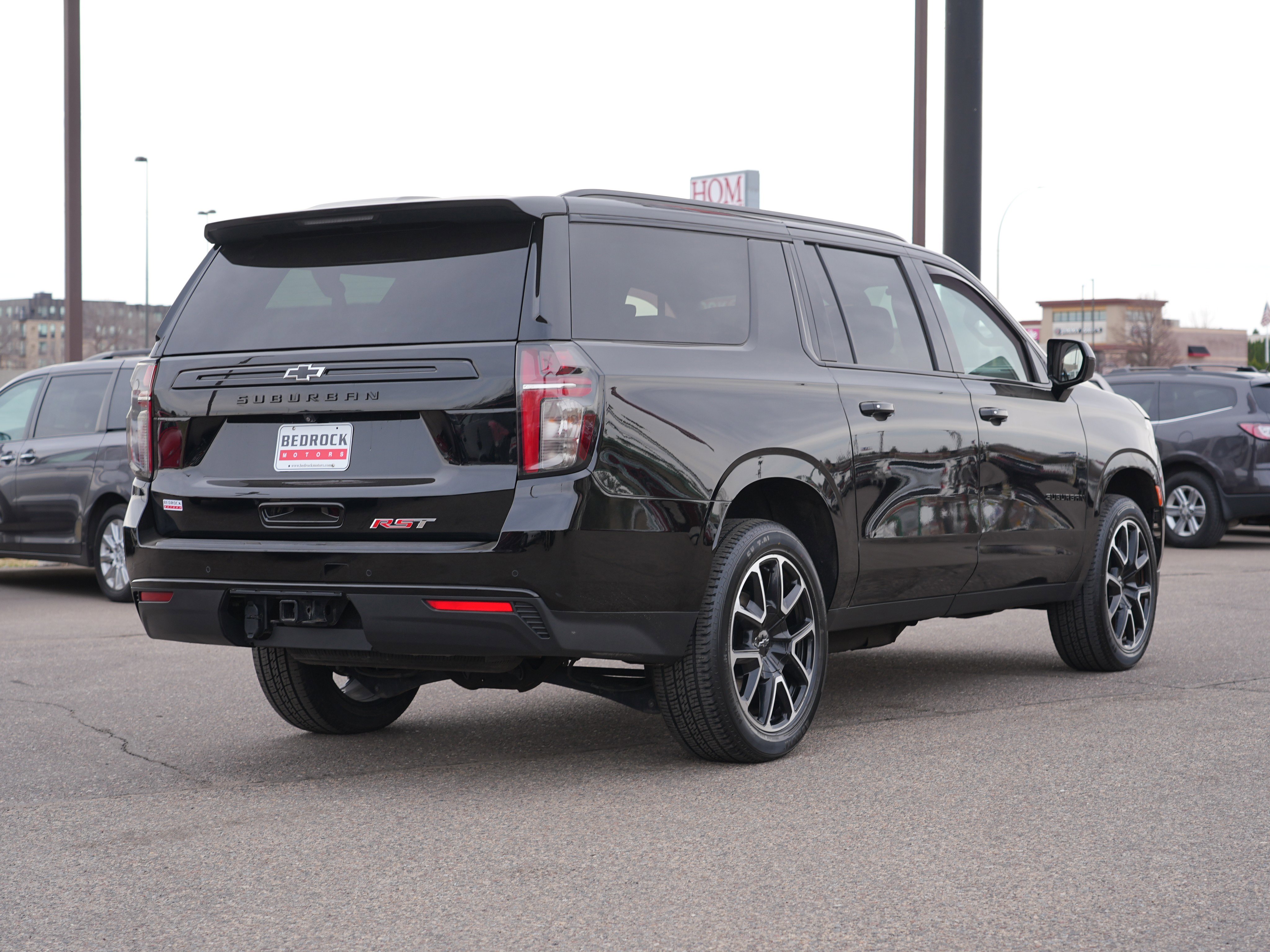 Used 2023 Chevrolet Suburban RST AWD/4WD image 3