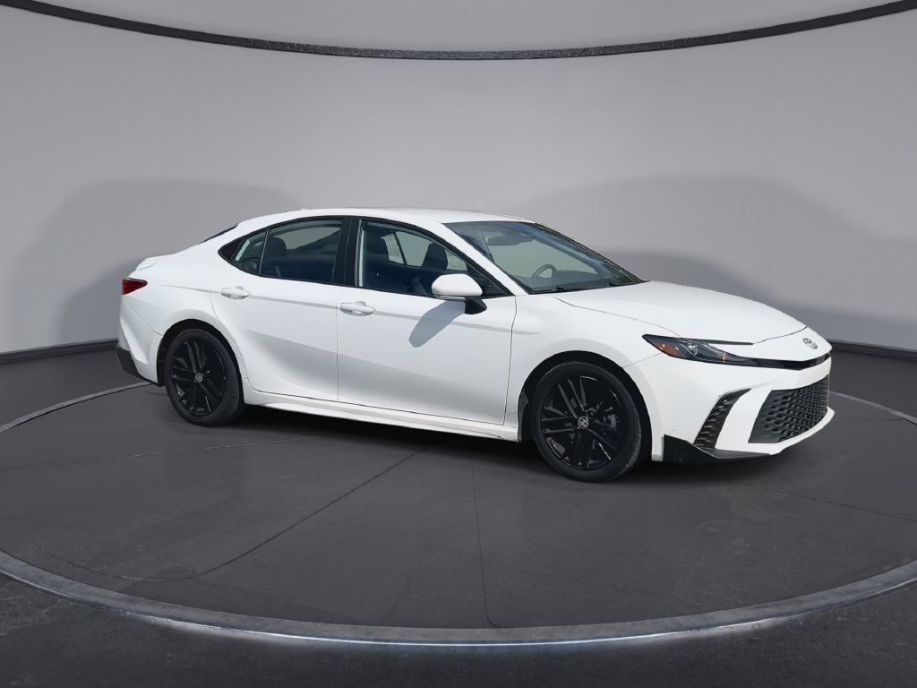 Used 2025 Toyota Camry SE FWD image 2