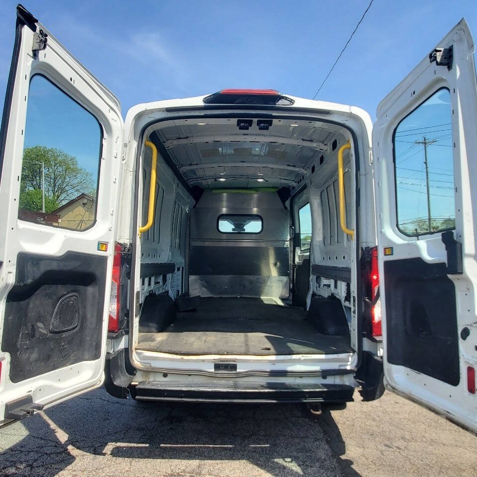 Used 2019 Ford Transit 250 148 Medium Roof RWD image 13
