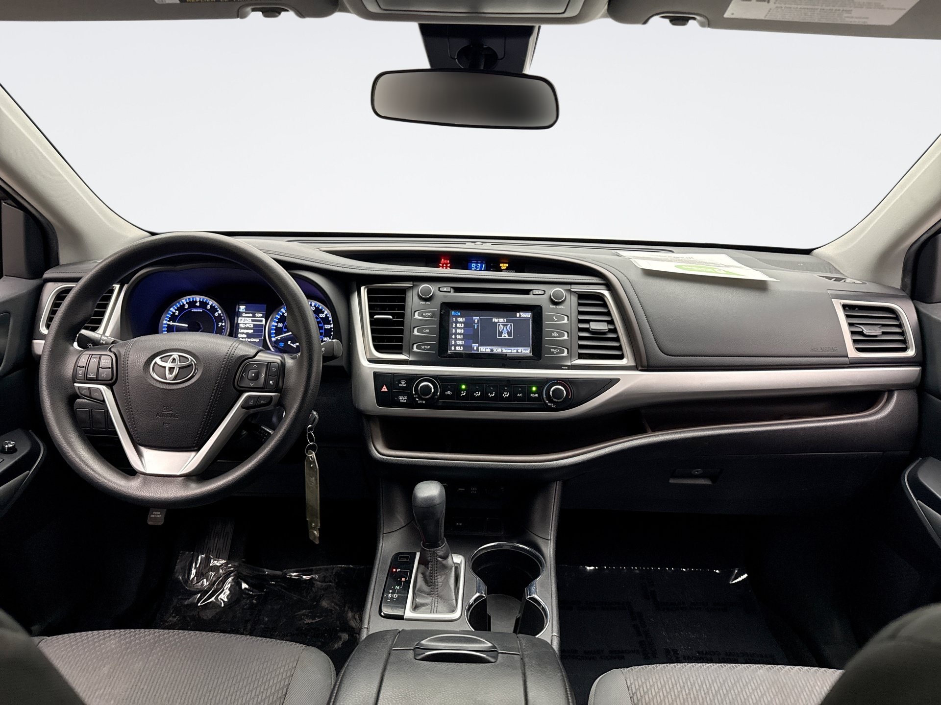 Used 2019 Toyota Highlander LE FWD image 14