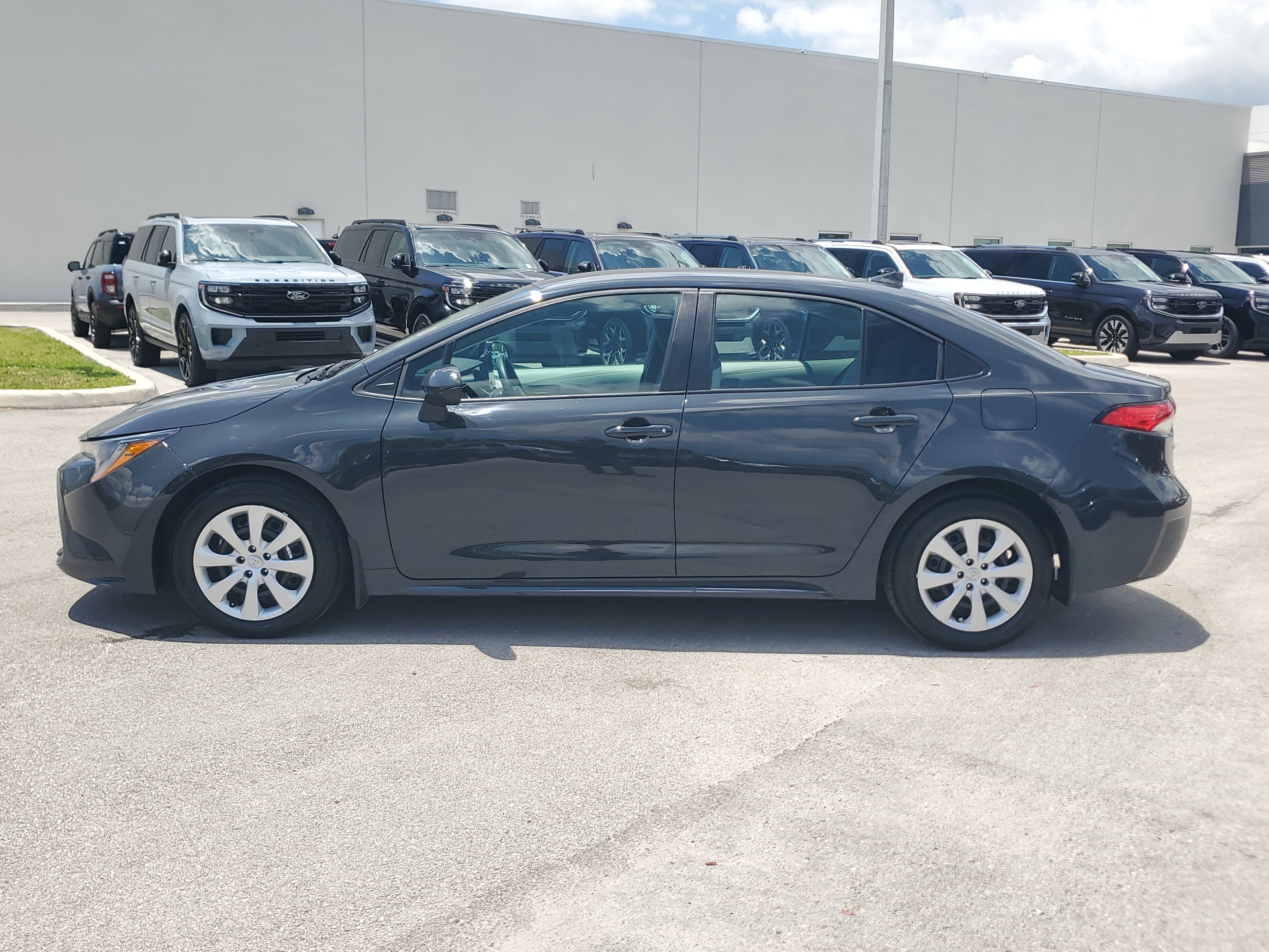 Used 2025 Toyota Corolla LE FWD image 8