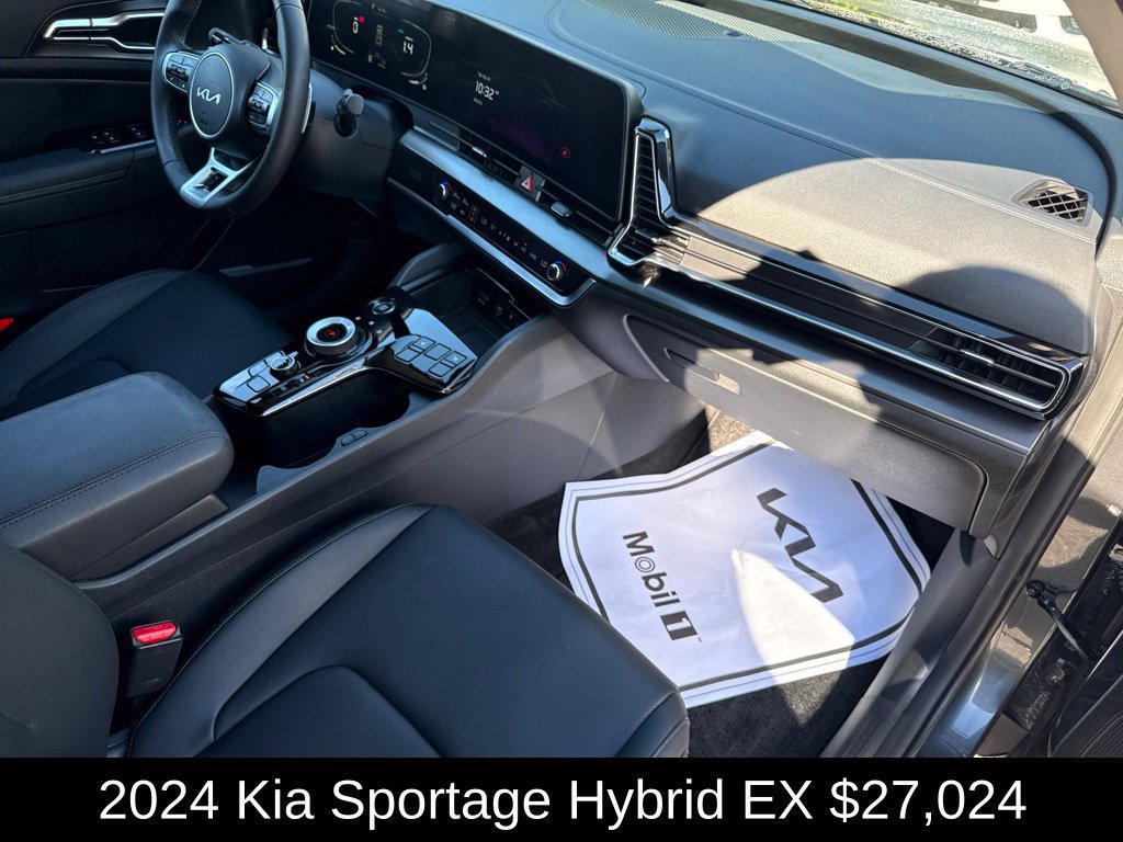 Used 2024 Kia Sportage EX AWD/4WD image 17