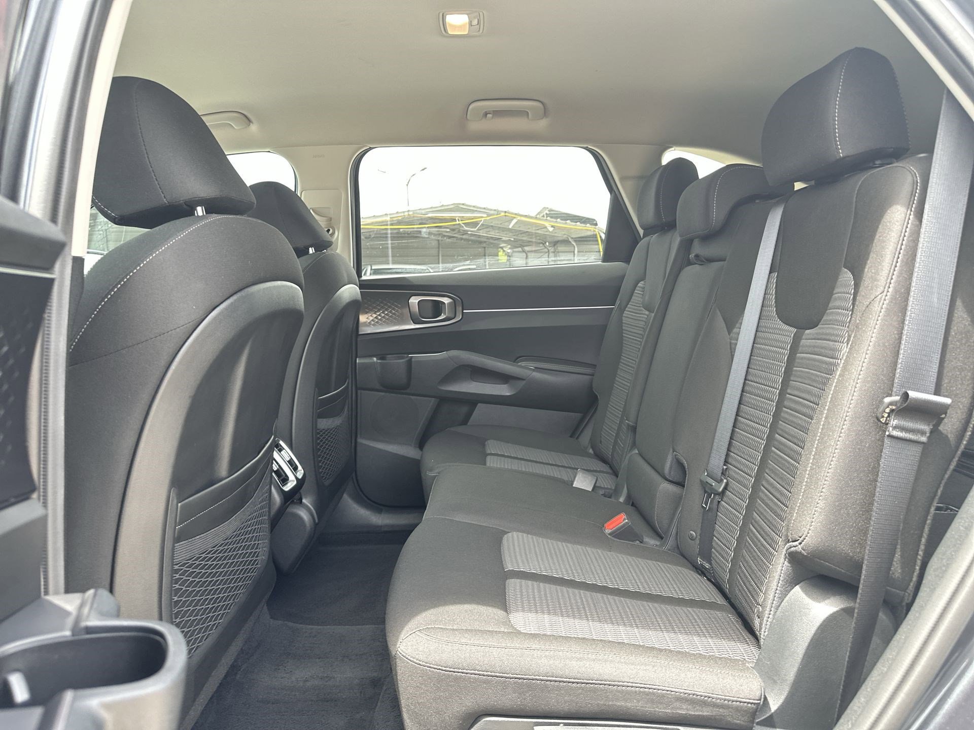 Used 2023 Kia Sorento LX image 23