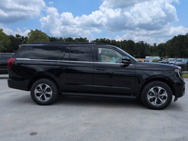 New 2027 Ford Expedition Max Active RWD image 3