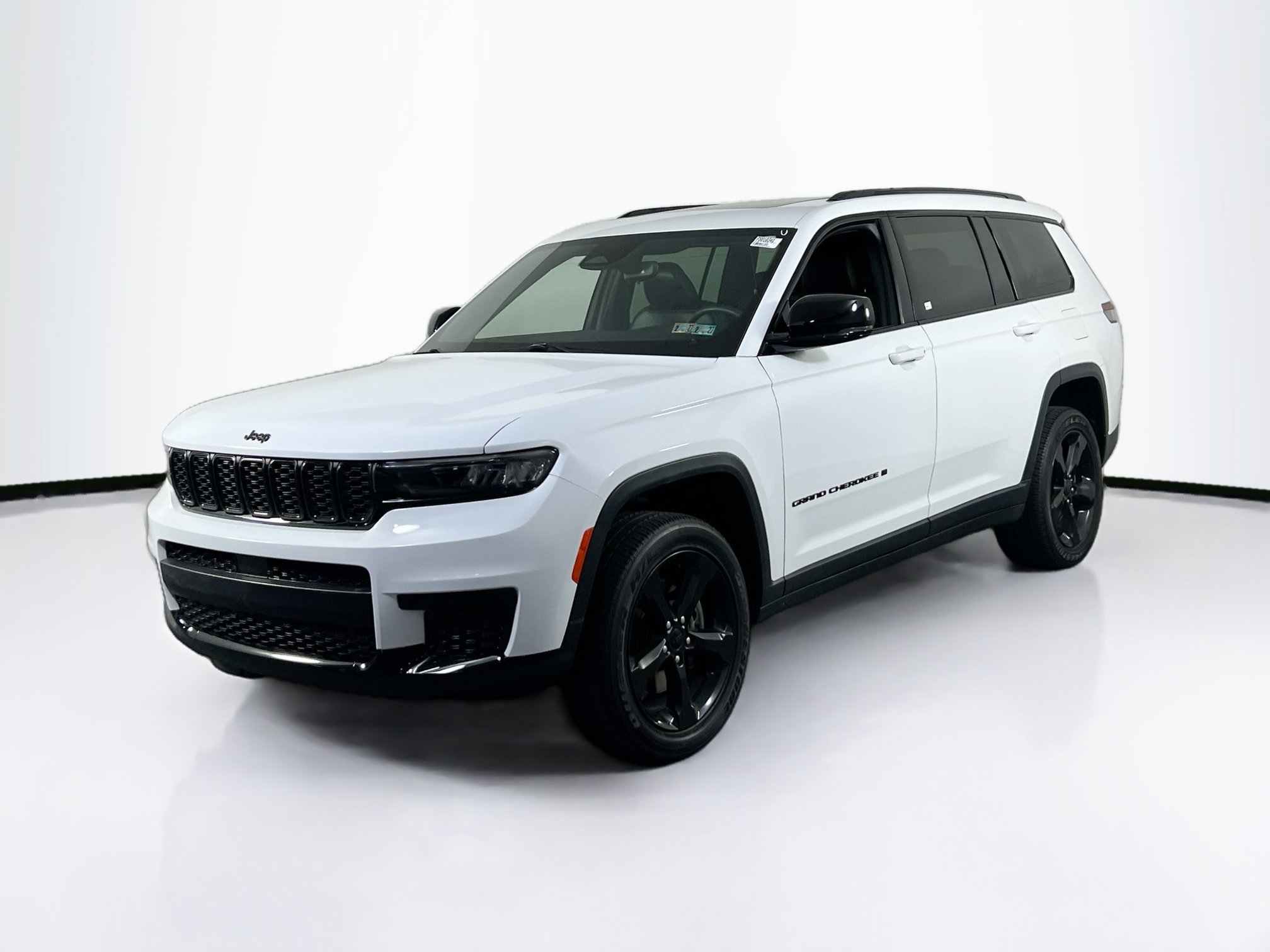Used 2023 Jeep Grand Cherokee L Laredo AWD/4WD image 1