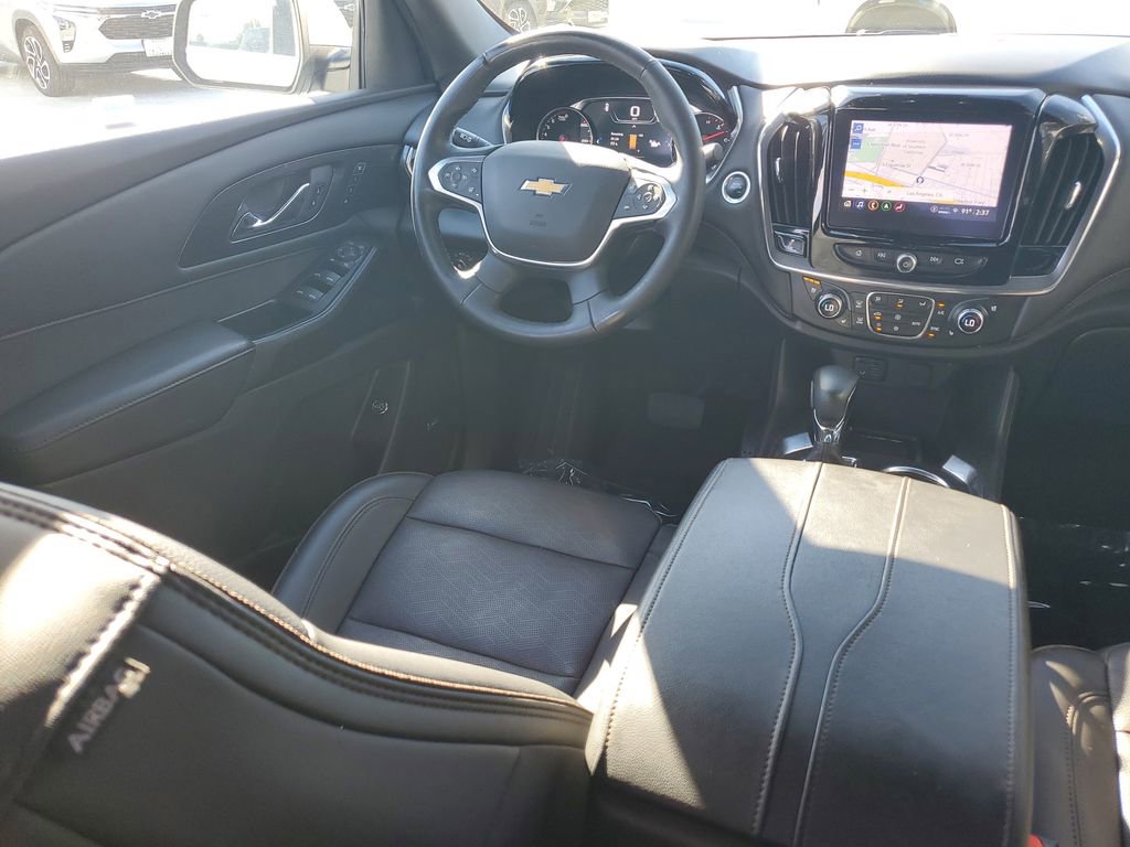 Used 2023 Chevrolet Traverse High Country image 11