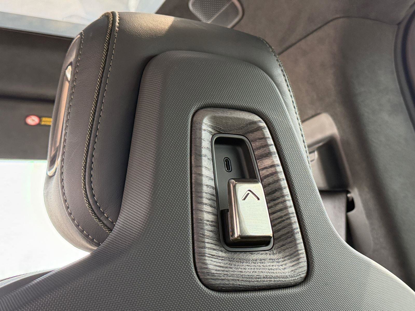 Used 2022 Rivian R1T Adventure image 36