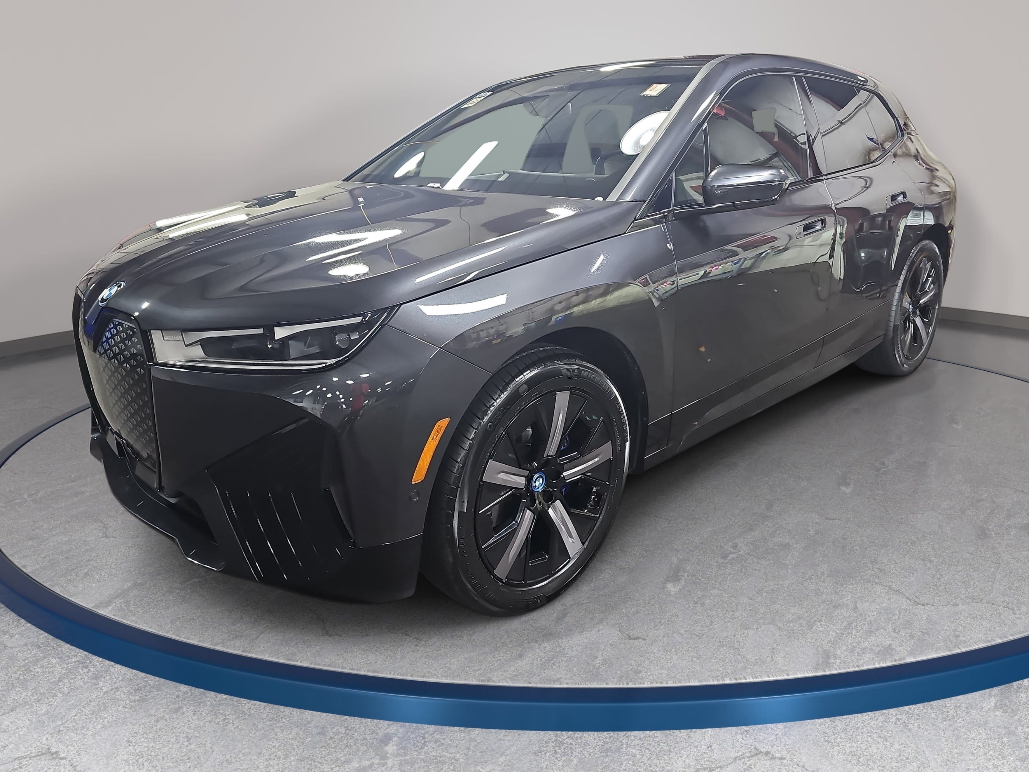 Used 2024 BMW iX xDrive50 w/ Premium Package AWD/4WD video 1