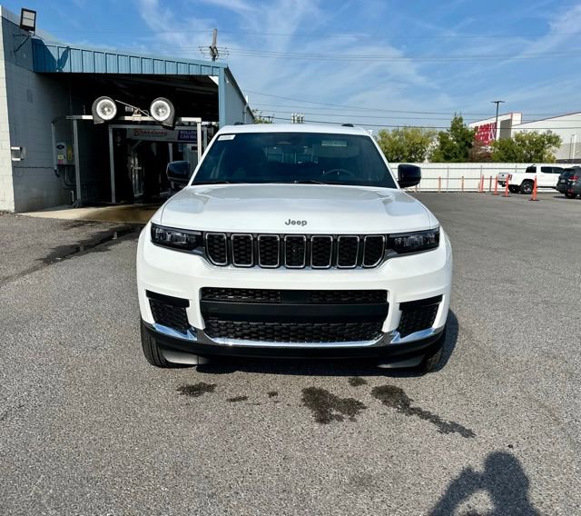New 2025 Jeep Grand Cherokee L Laredo image 2