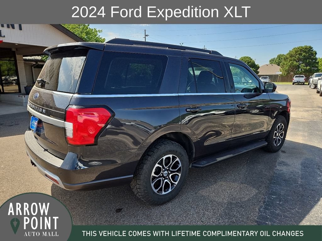 Used 2024 Ford Expedition XLT AWD/4WD image 12