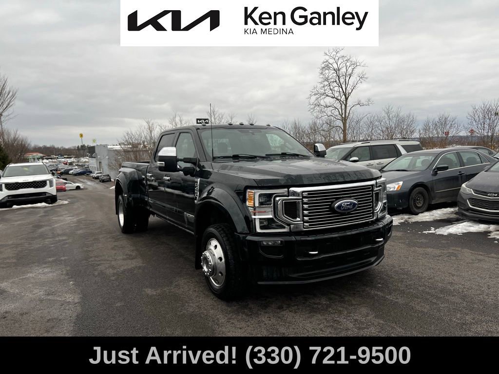 Used 2022 Ford F450 Platinum w/ FX4 Off-Road Package image 3