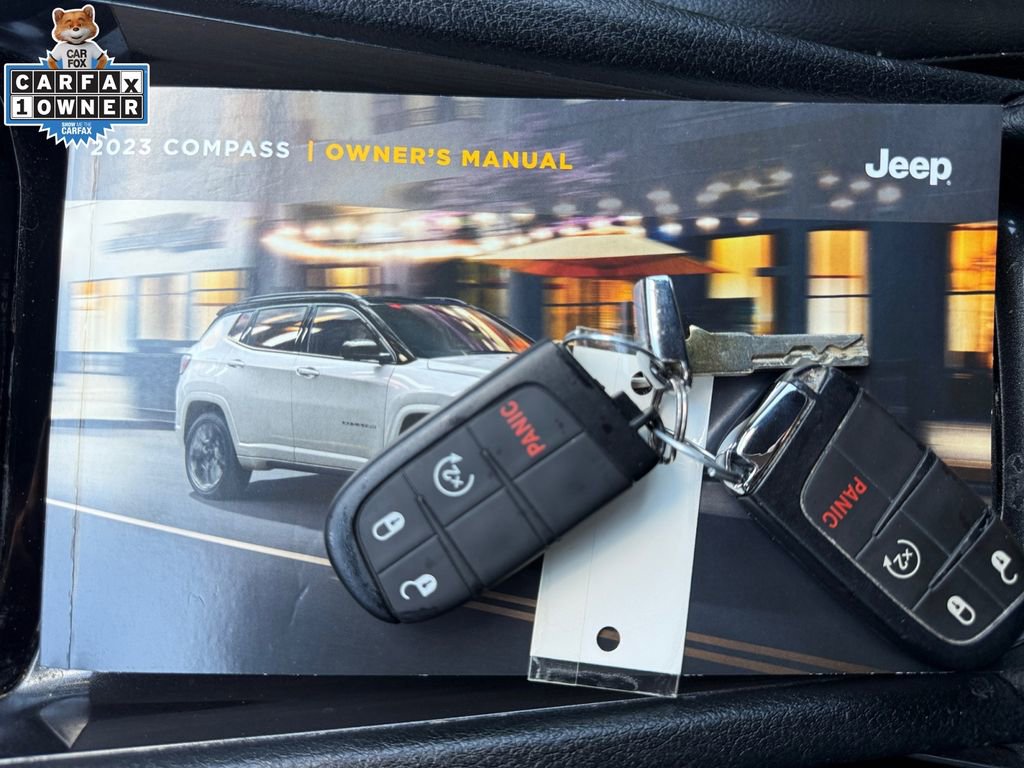 Used 2023 Jeep Compass Latitude w/ Sun and Sound Group AWD/4WD image 31
