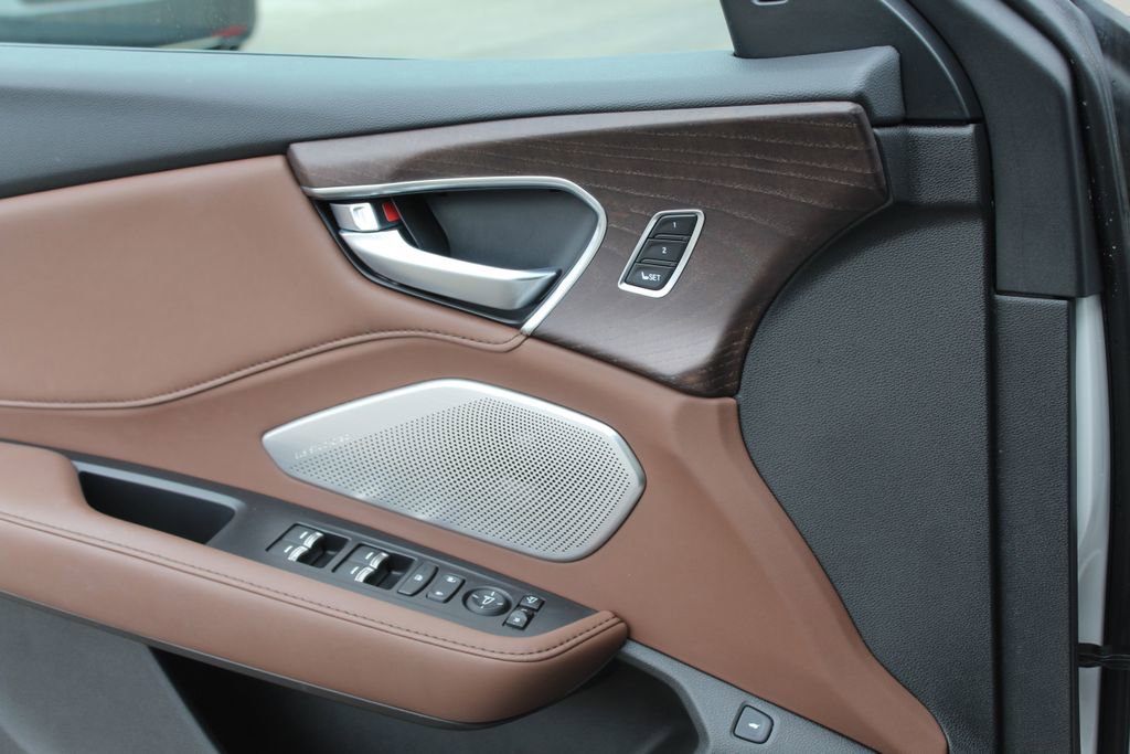 Used 2025 Acura RDX Advance Package image 16