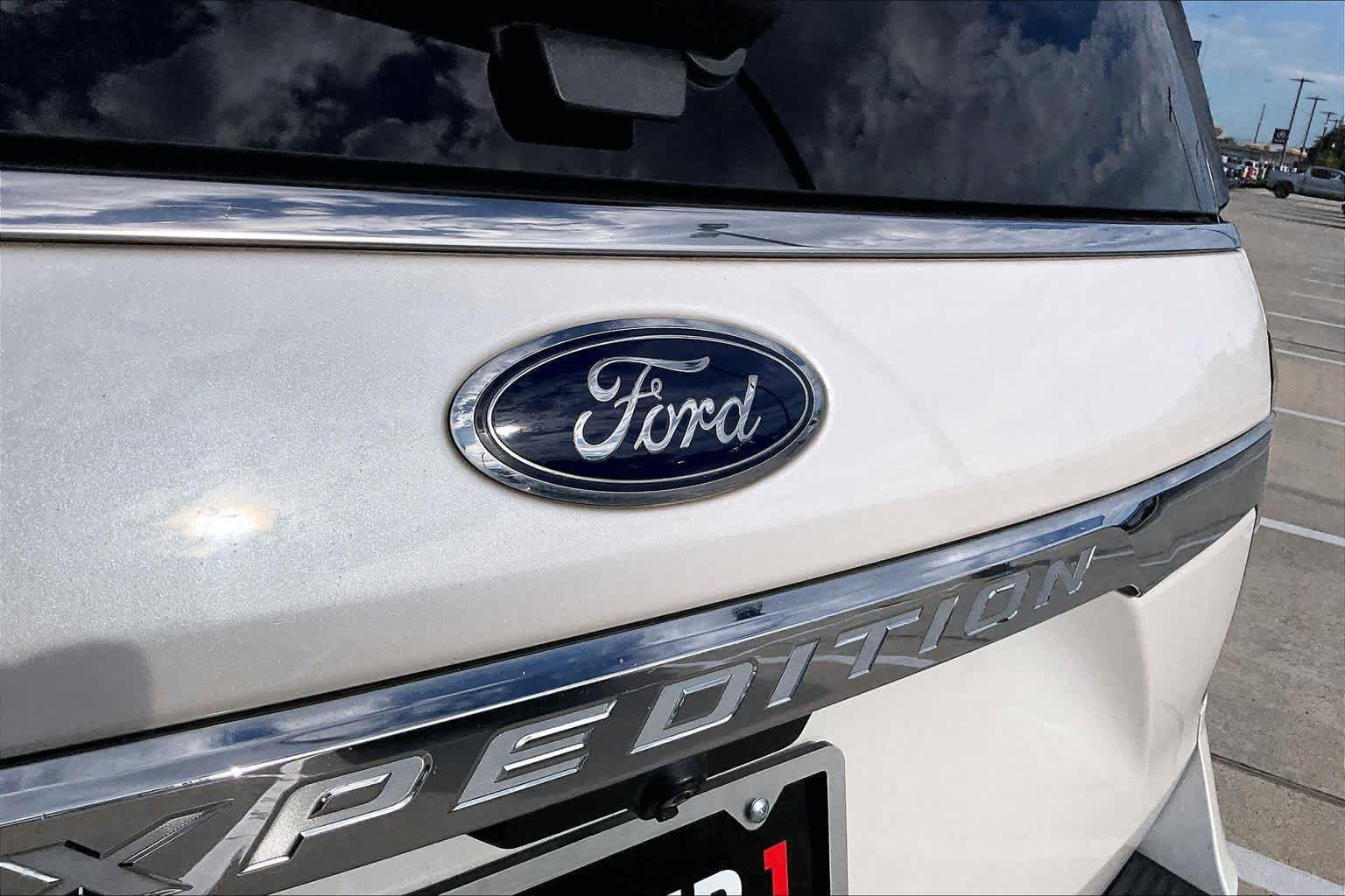 Used 2019 Ford Expedition Limited w/ Driver Assistance Package RWD image 31