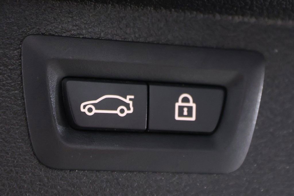 Used 2018 BMW X5 xDrive50i w/ M Sport Package image 13