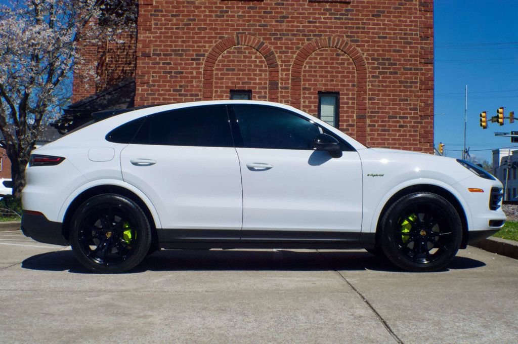 Used 2023 Porsche Cayenne Platinum Edition AWD/4WD image 4