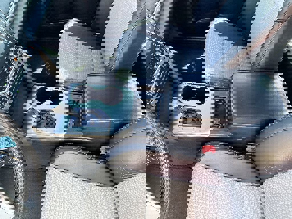 Used 2013 Toyota Camry SE image 19