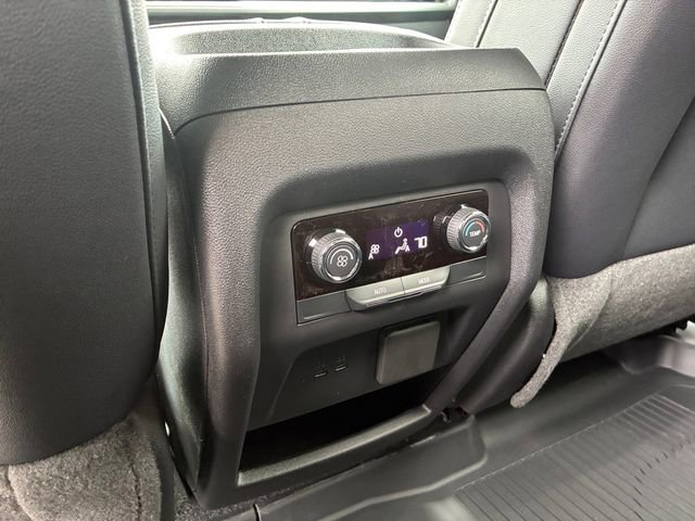 New 2026 Chevrolet Traverse LT w/ Sun and Wheel Package image 18