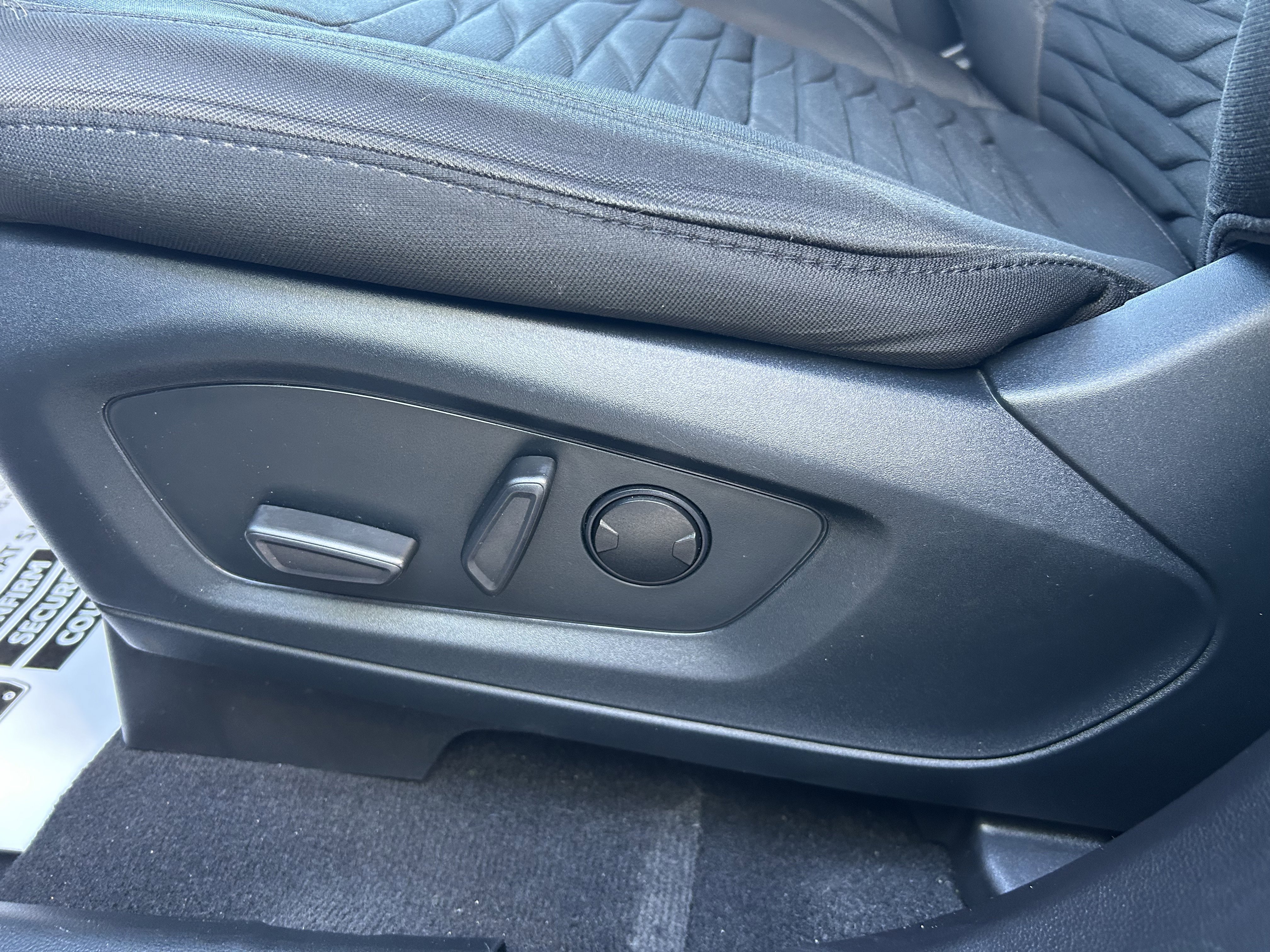 Used 2021 Ford Explorer XLT image 26