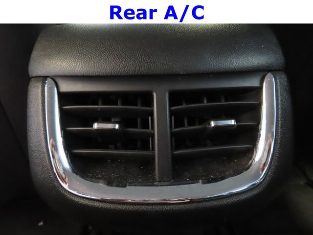 Used 2023 Chevrolet Malibu LT image 30