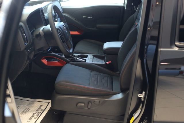 New 2025 Nissan Frontier PRO-4X w/ Pro Convenience Package image 6