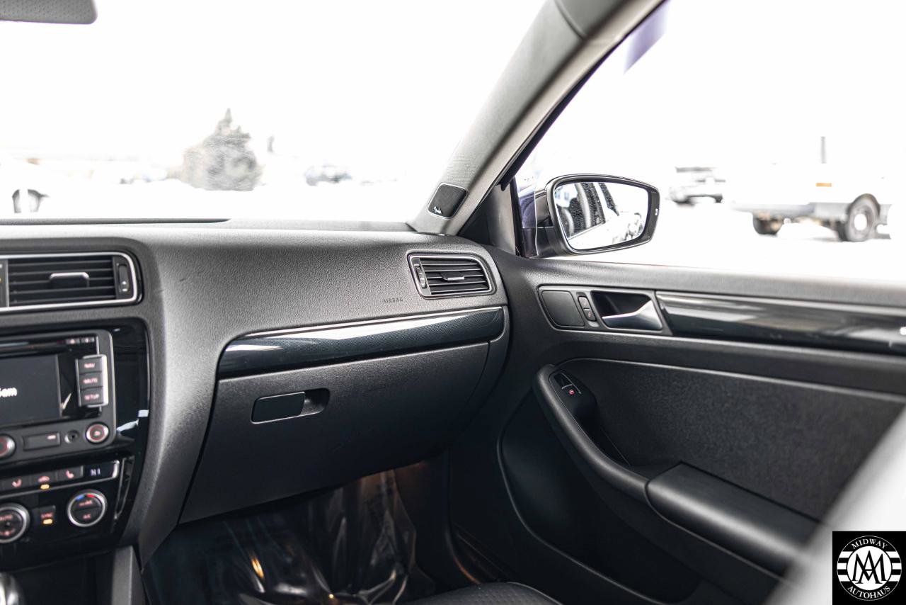 Used 2015 Volkswagen Jetta TDI SEL FWD image 36