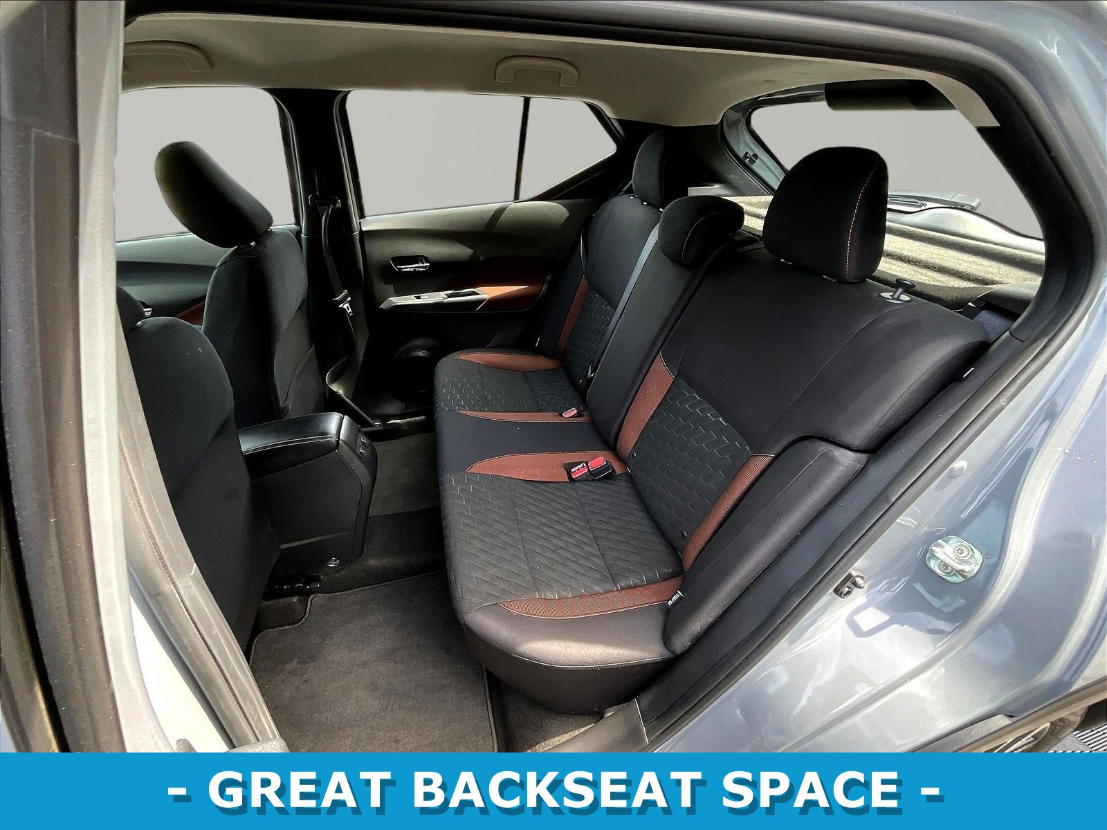 Used 2022 Nissan Kicks SR w/ Interior Electronics Package FWD image 22