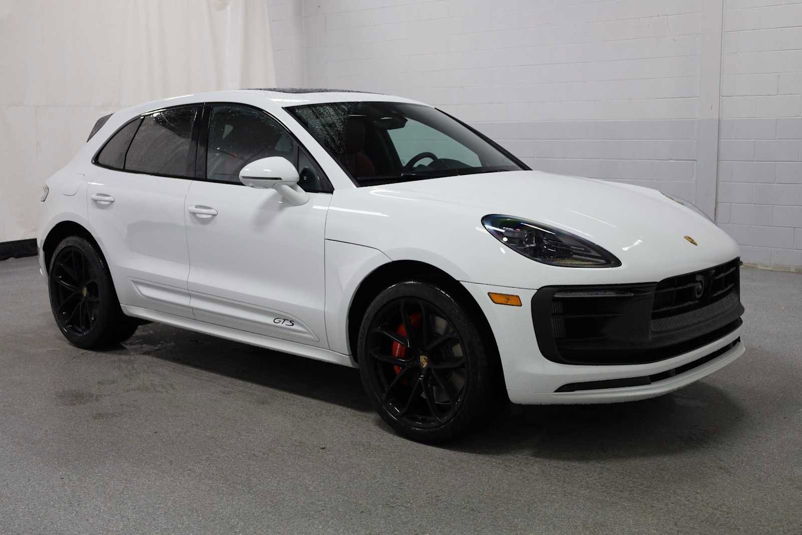 New 2026 Porsche Macan GTS image 13