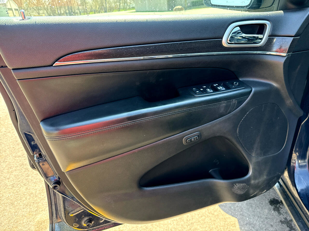 Used 2018 Jeep Grand Cherokee Limited w/ Luxury Group II image 11