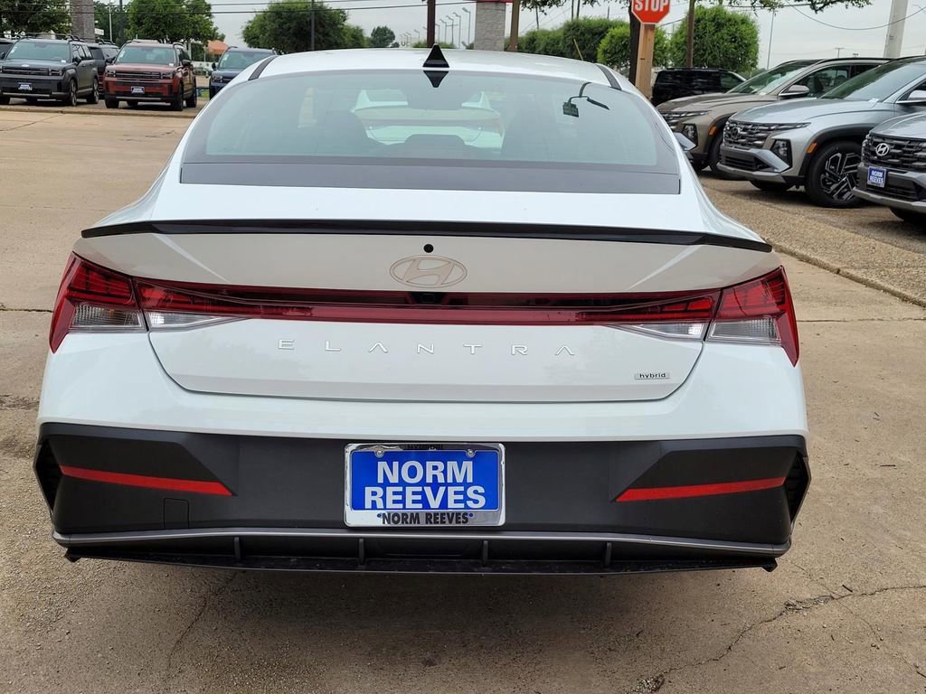New 2025 Hyundai Elantra SEL FWD image 4