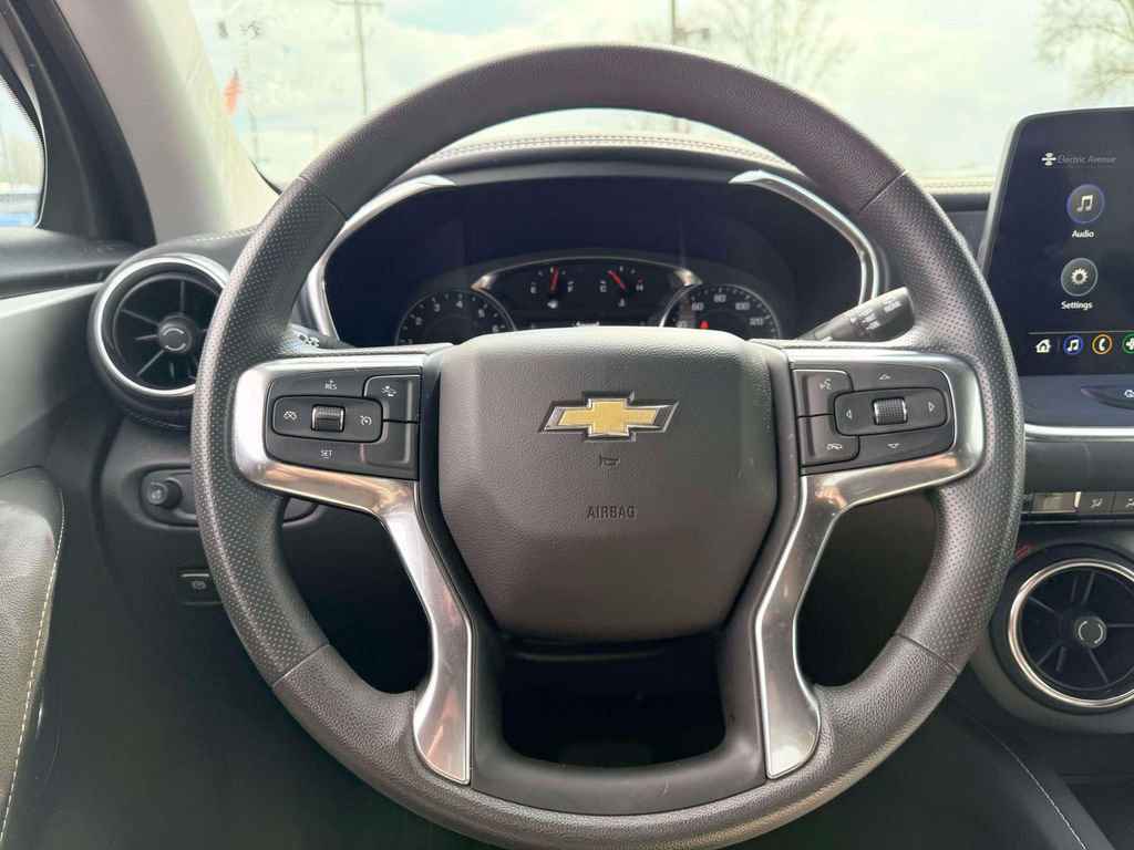 Used 2024 Chevrolet Blazer LT w/ Midnight/Sport Edition FWD image 17