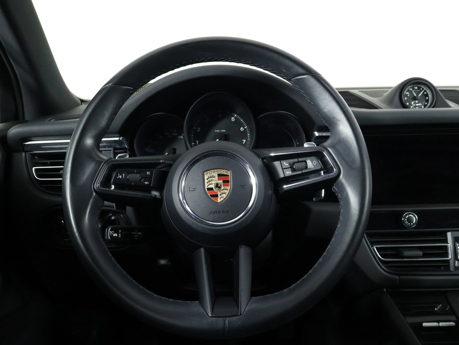 Certified 2023 Porsche Macan AWD/4WD image 12