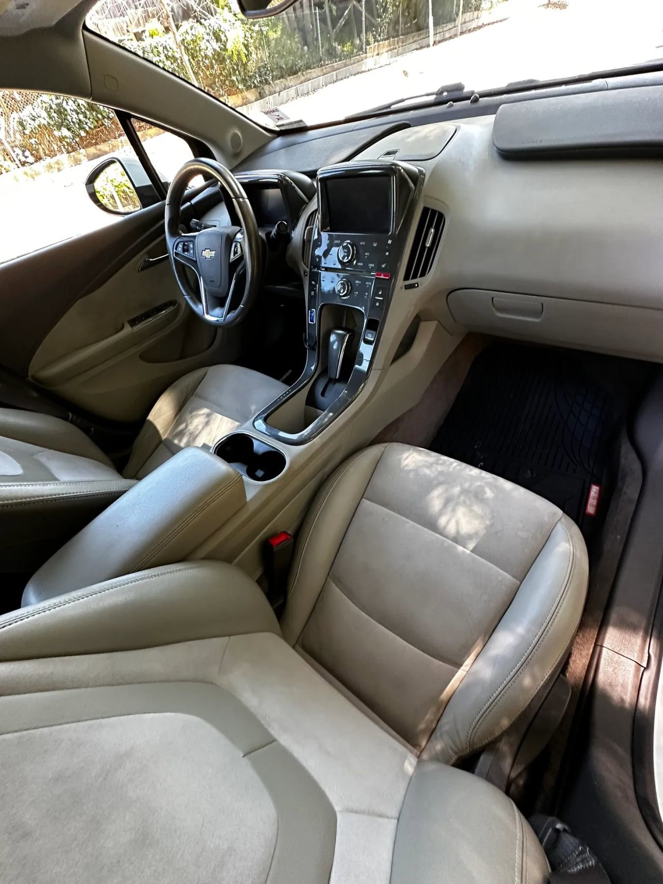 Used 2013 Chevrolet Volt Premium w/ Premium Trim Package FWD image 24