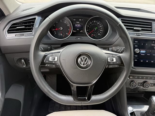 Used 2020 Volkswagen Tiguan SE w/ Panoramic Sunroof Package FWD image 12