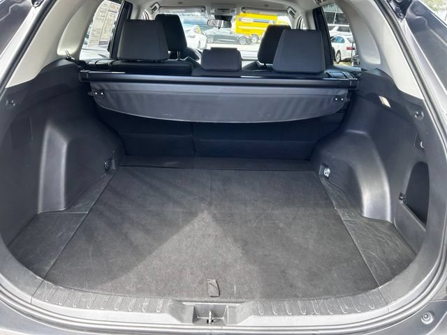 Used 2025 Toyota RAV4 XLE AWD/4WD image 16