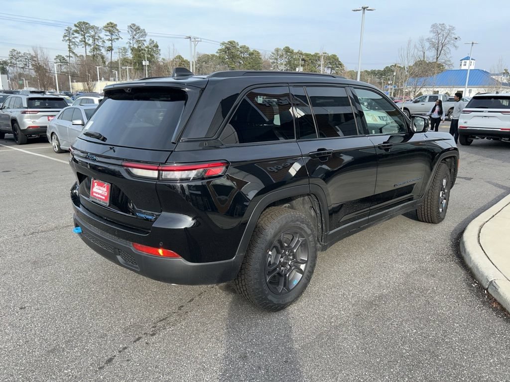 New 2024 Jeep Grand Cherokee Trailhawk w/ Advanced Protech Group II AWD/4WD image 4